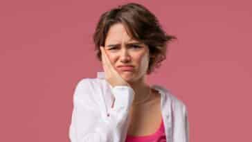 Kako ublažiti zubobolju? 9 najčešćih kućnih lijekova