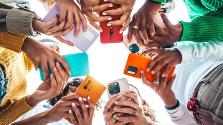 Kako mediji utječu na mlade? Evo 7 zabrinjavajućih trendova